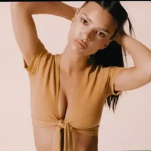 Emily Ratajkowski
